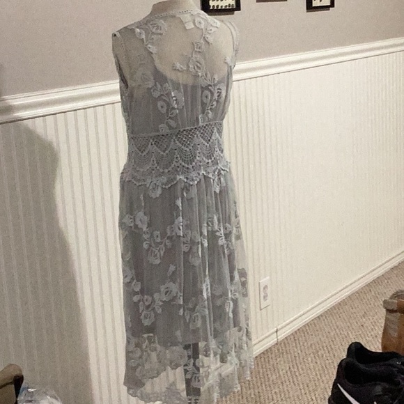 Sundance lace overlay dress. Greyish/celery color. - Picture 2 of 4